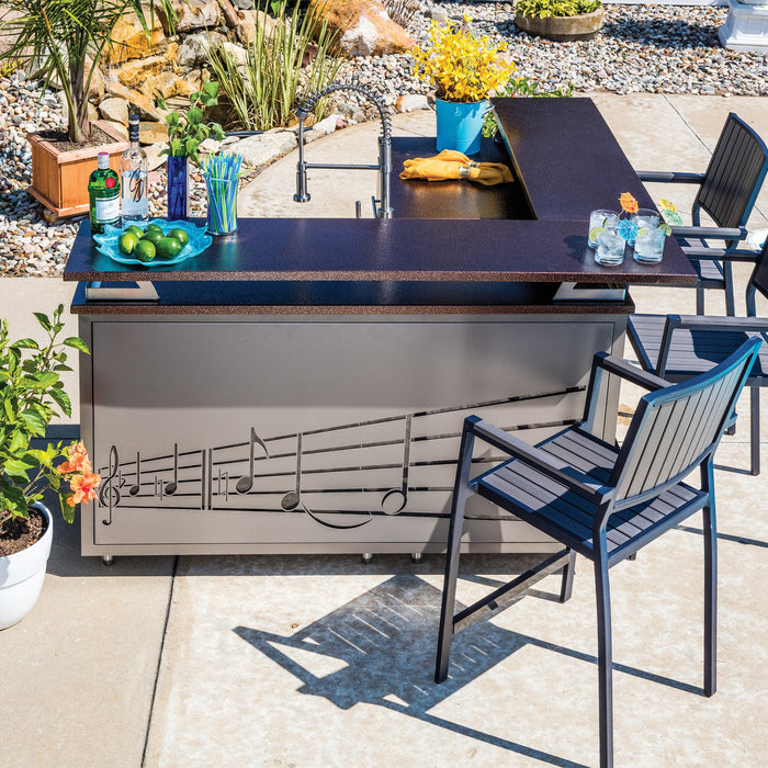 Outdoor Cocktail Haven: Mix, Mingle, and Entertain in Style